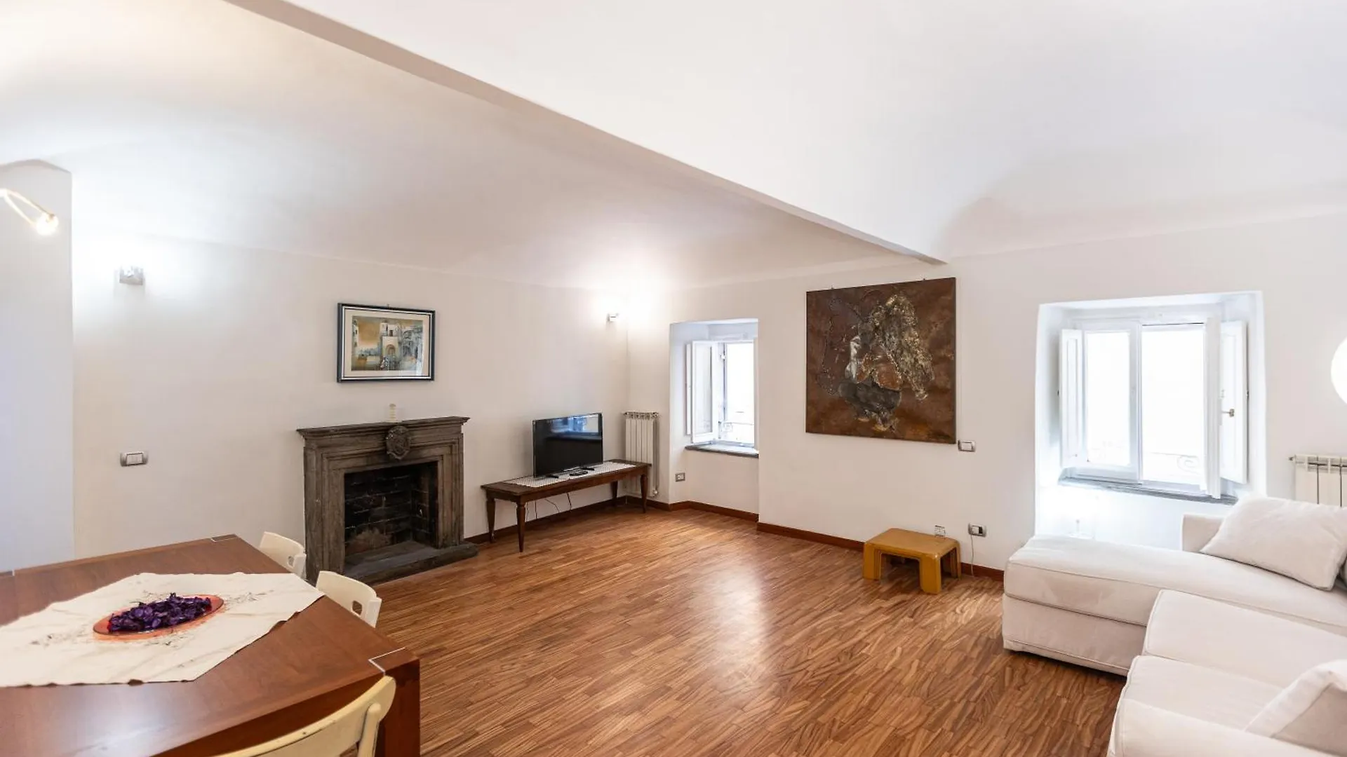 Palazzo De Mochis By Rental In Rome 0*,  Italy