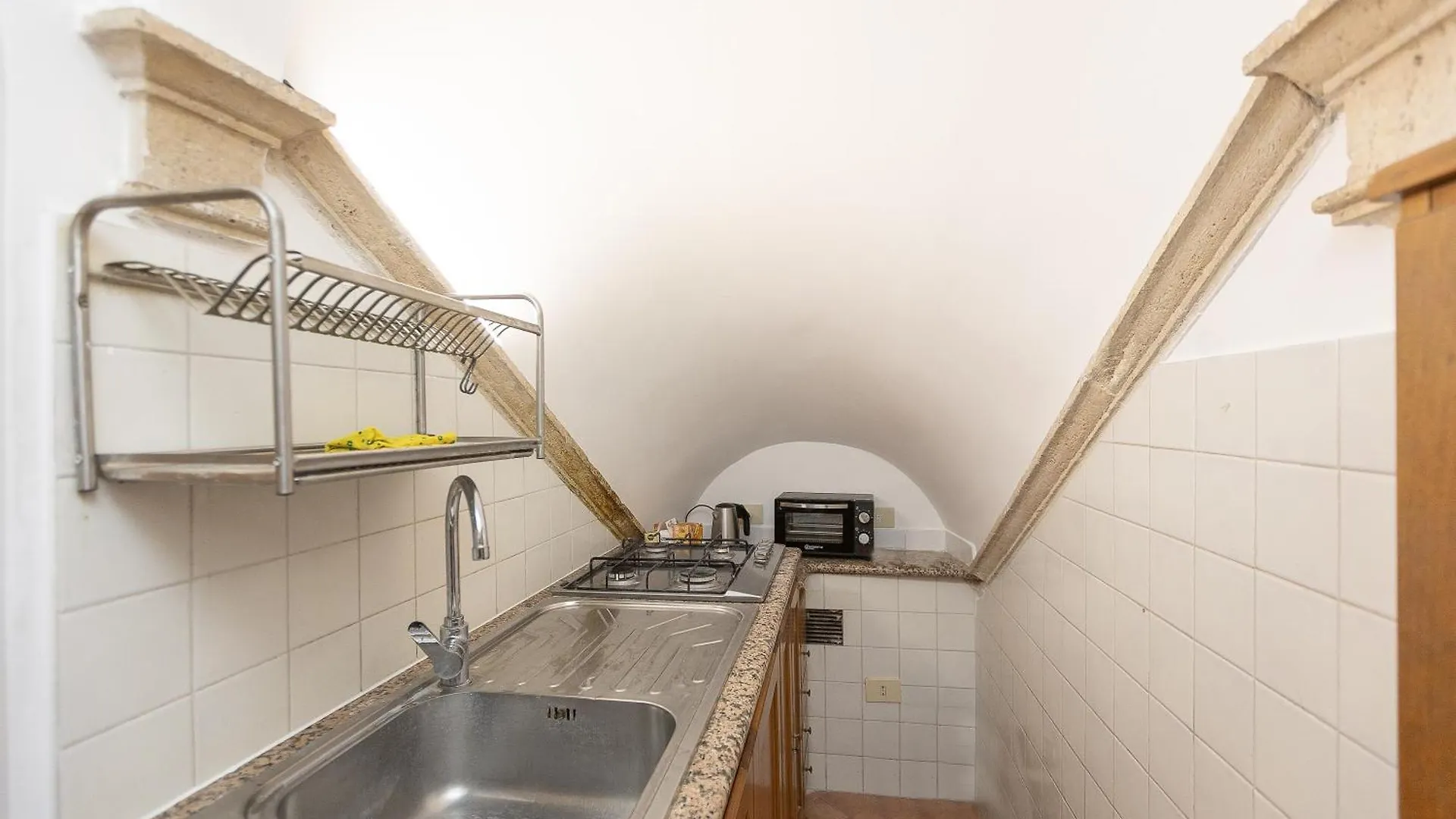 Palazzo De Mochis By Rental In Rome Apartment