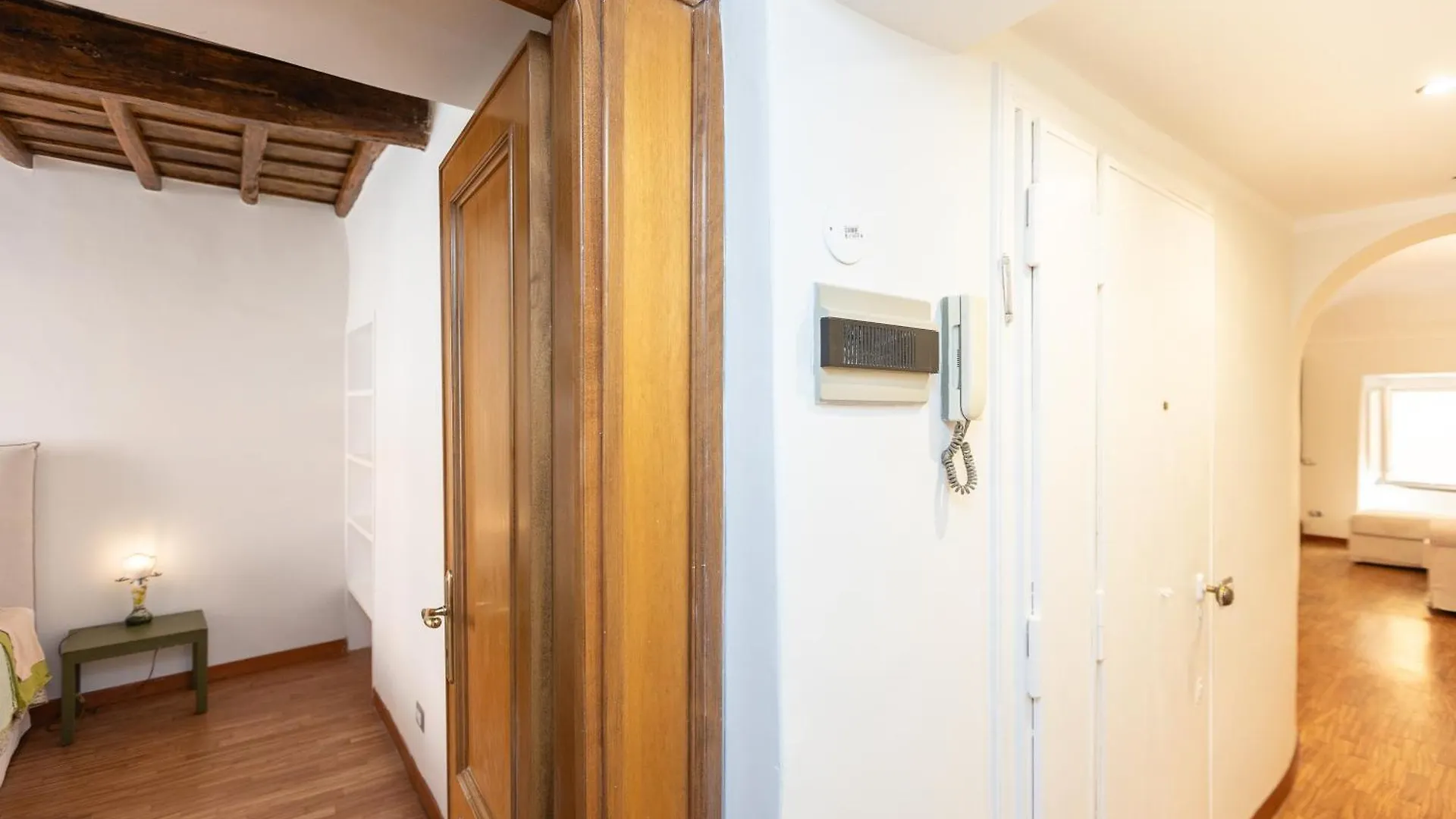 Palazzo De Mochis By Rental In Rome Apartment