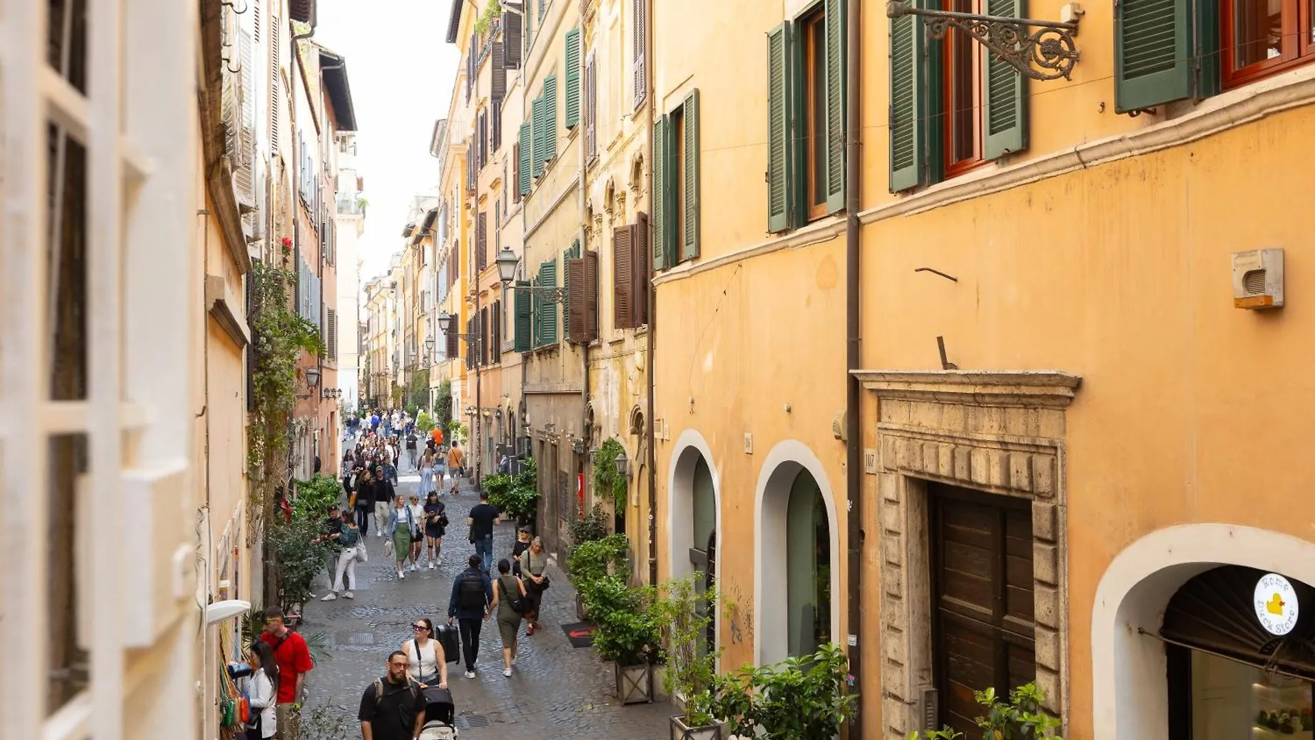 Palazzo De Mochis By Rental In Rome 0*,
